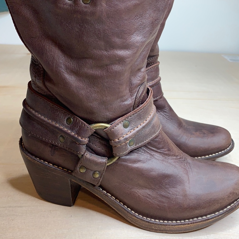 Frye Brown Distressed Leather Boots Mid Knee Brass Harness Size 8.5
